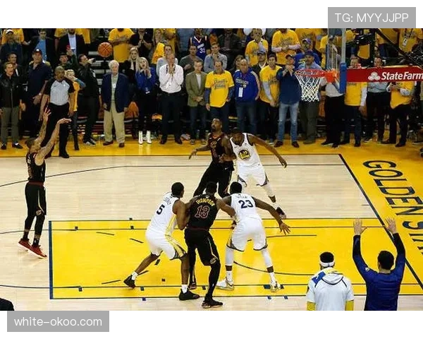 球队犯规累计规则是什么?详解NBA与FIBA的判罚机制及临界点处理方式 球队犯规累计规则是什么?详解NBA与FIBA的判罚机制及临界点处理方式